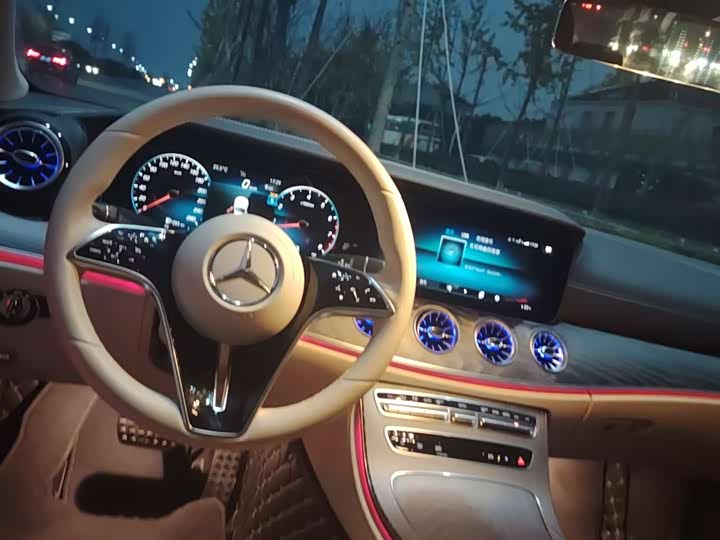 Фото 4 - Mercedes-Benz CLS-Class