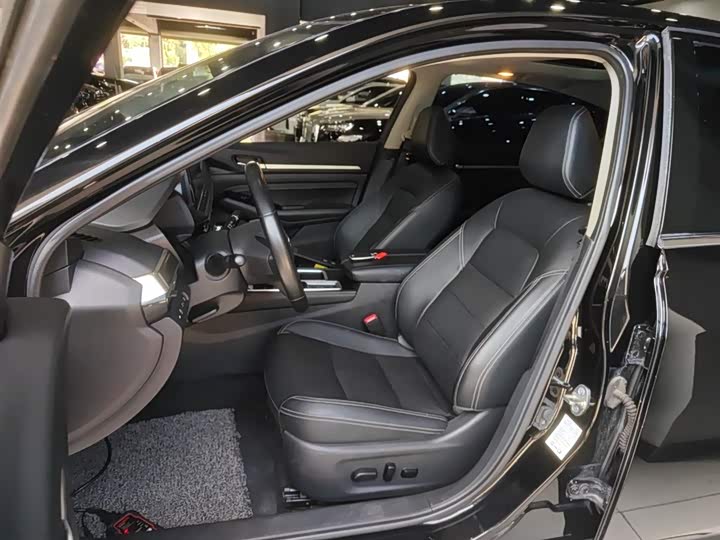 Фото 15 - Nissan Teana