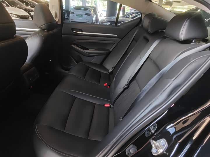 Фото 17 - Nissan Teana