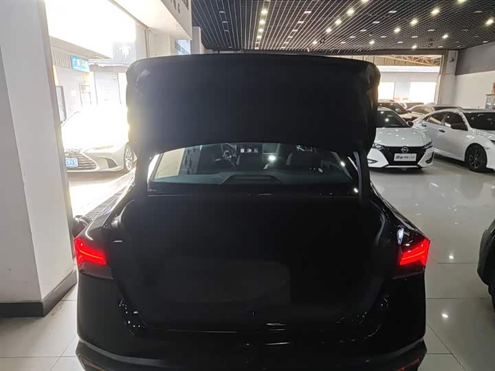 Фото 19 - Nissan Teana