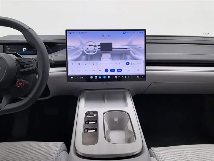 Фото 12 - Xiaomi SU7