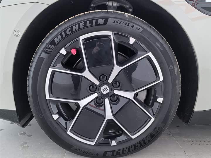 Фото 17 - Xiaomi SU7