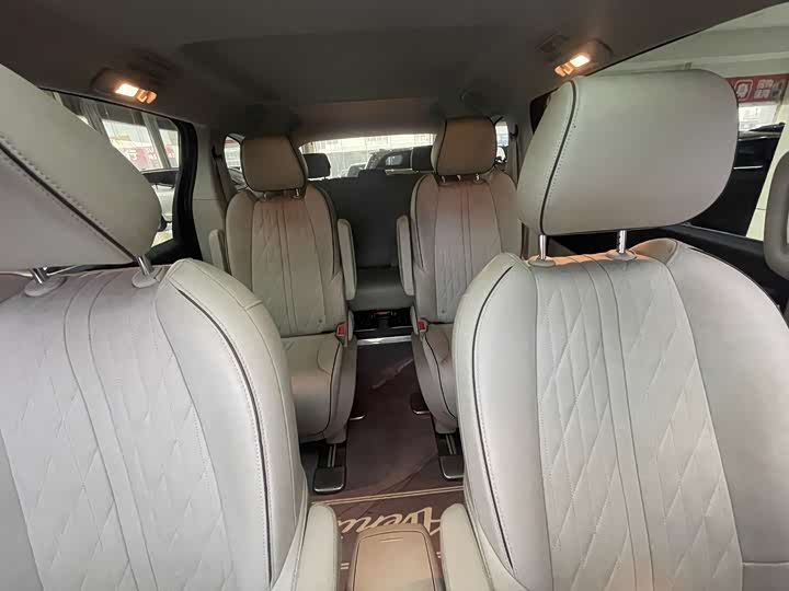 Фото 21 - Buick GL8 ES