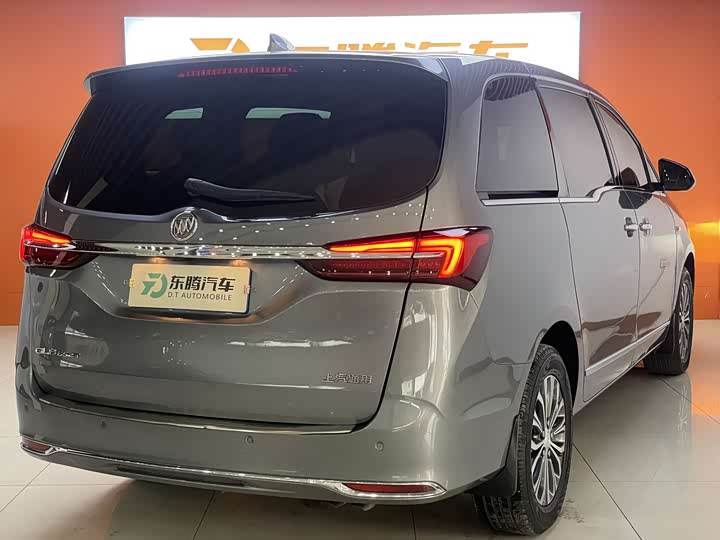 Фото 6 - Buick GL8 ES