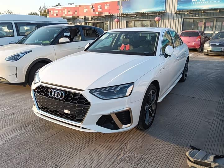 Фото 1 - Audi A4L