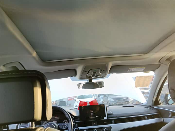 Фото 18 - Audi A4L