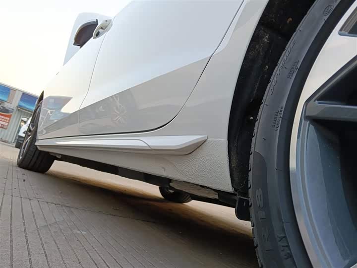 Фото 22 - Audi A4L