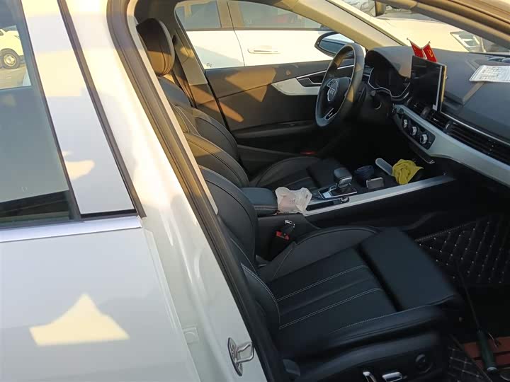 Фото 25 - Audi A4L