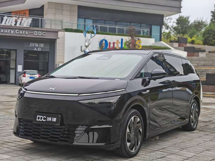 Фото 1 - XPeng X9