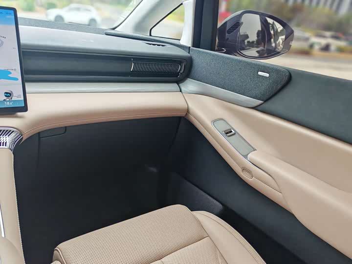 Фото 11 - XPeng X9