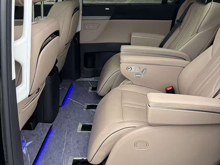 Фото 13 - XPeng X9