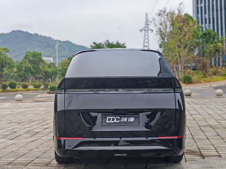 Фото 4 - XPeng X9