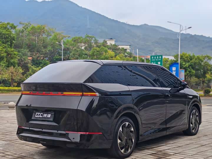 Фото 5 - XPeng X9