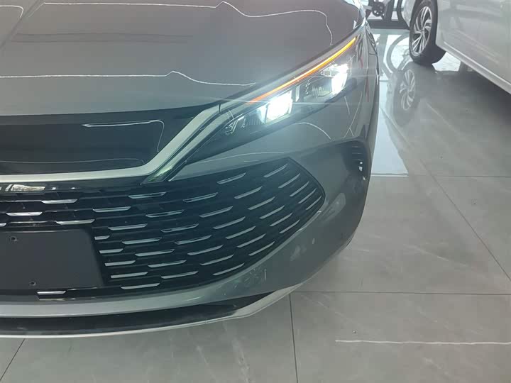 Фото 24 - BYD Qin L