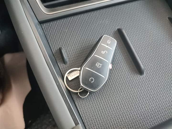 Фото 9 - BYD Qin L