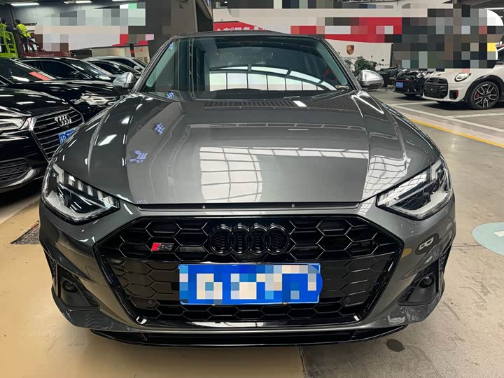 Фото 2 - Audi A4L