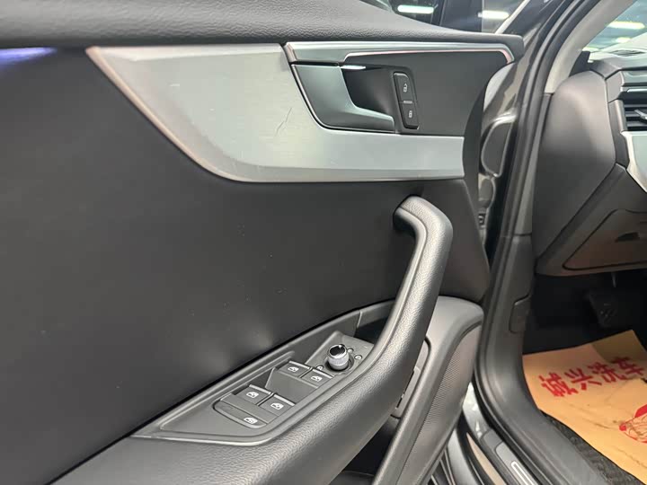 Фото 5 - Audi A4L