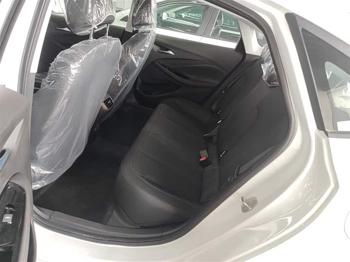 Фото 17 - Buick Verano