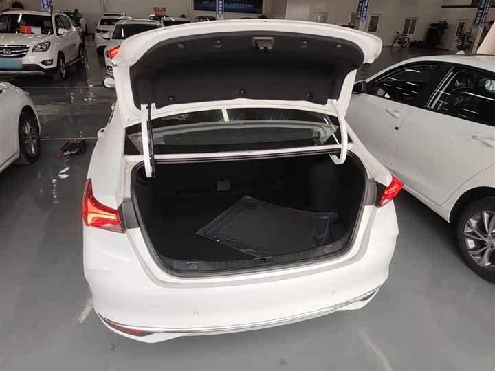 Фото 19 - Buick Verano