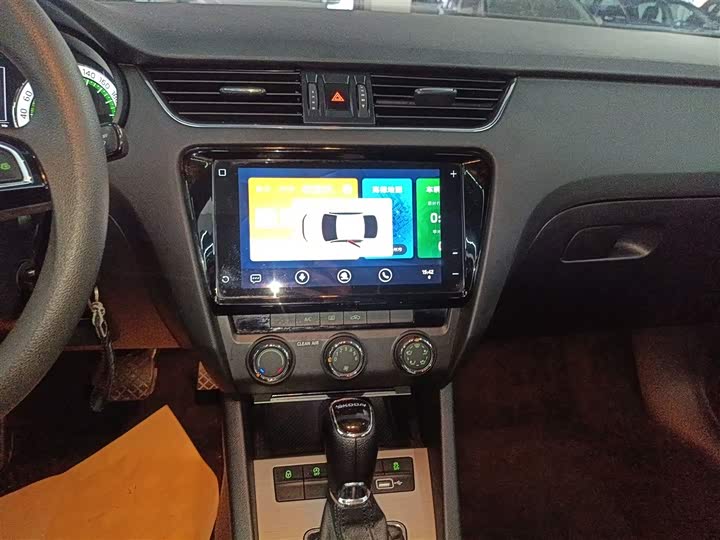 Фото 13 - Skoda Octavia Pro