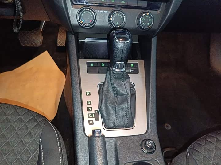 Фото 14 - Skoda Octavia Pro