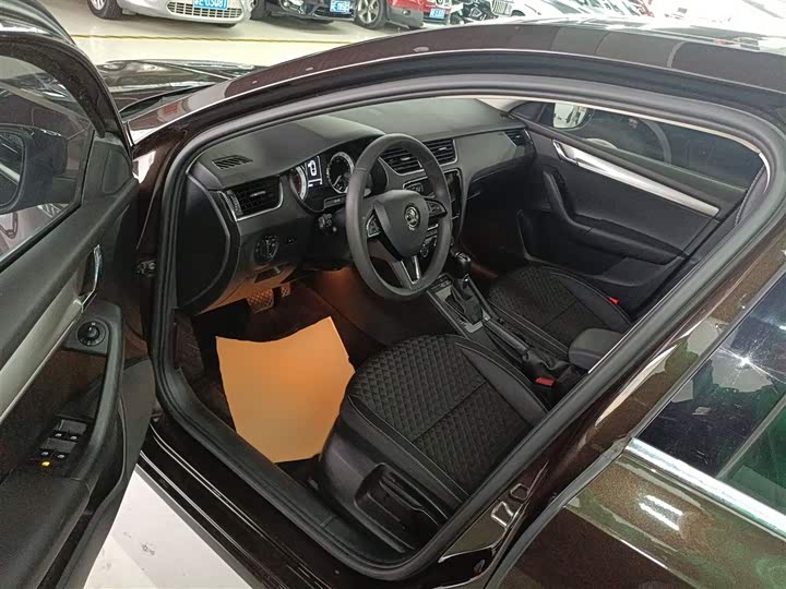 Фото 16 - Skoda Octavia Pro