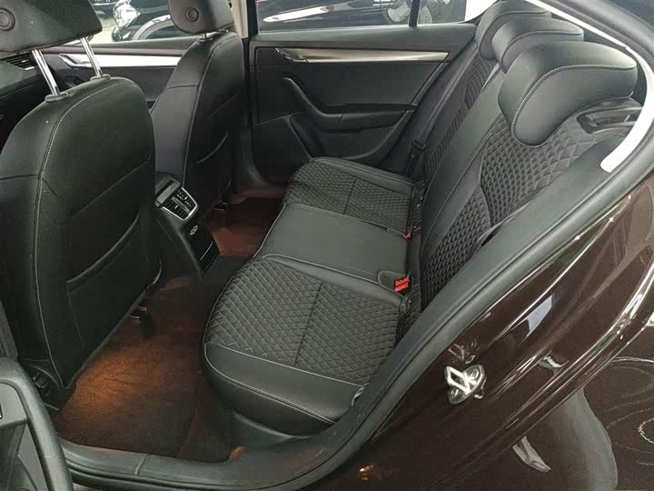 Фото 17 - Skoda Octavia Pro