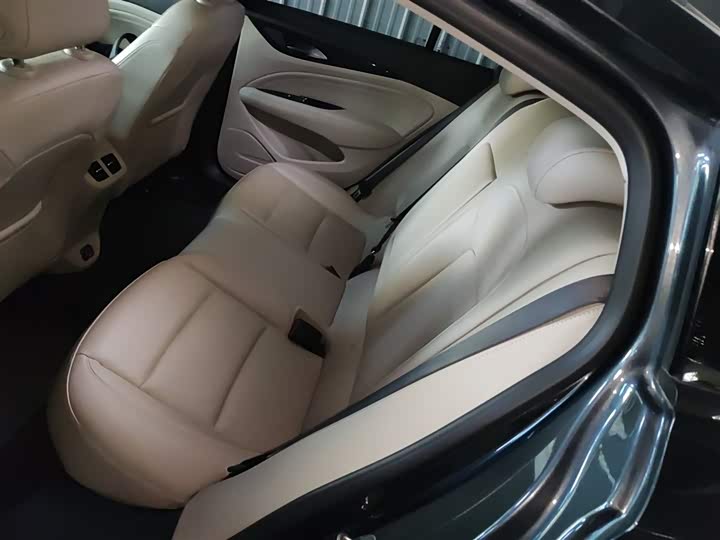 Фото 17 - Buick Regal