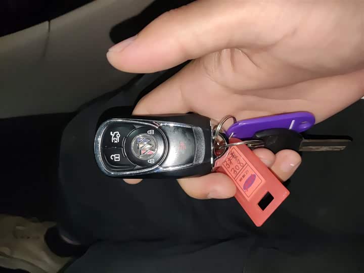 Фото 9 - Buick Regal