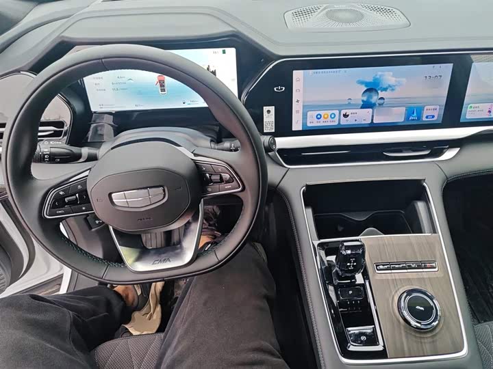 Фото 10 - Geely Monjaro