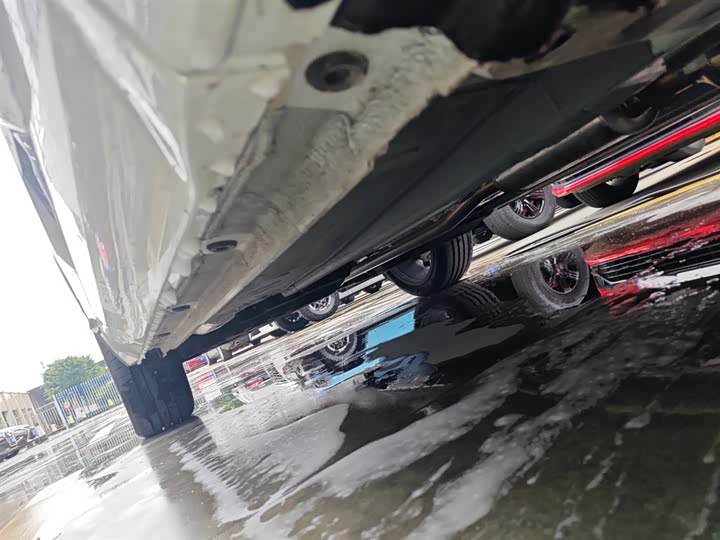 Фото 21 - Geely Monjaro