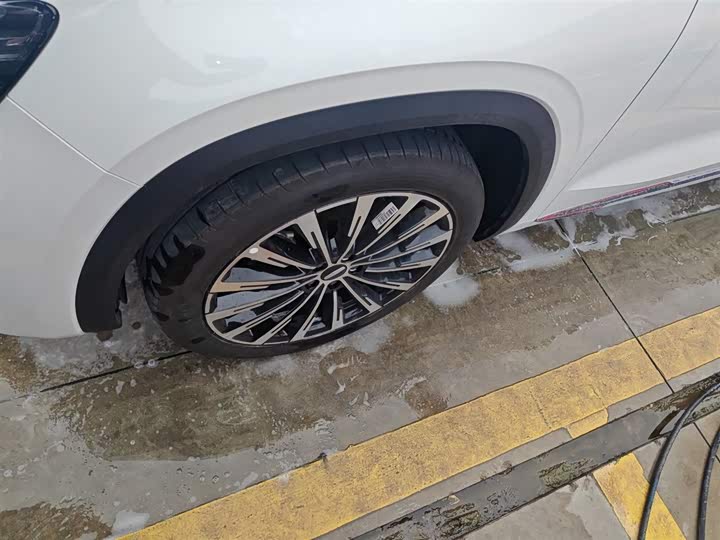 Фото 23 - Geely Monjaro