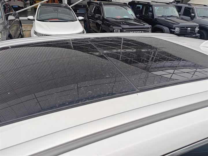 Фото 27 - Geely Monjaro