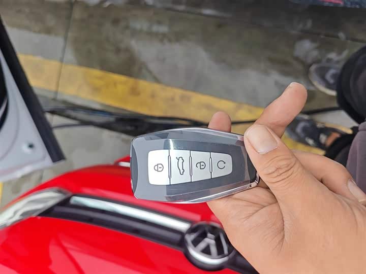 Фото 9 - Geely Monjaro