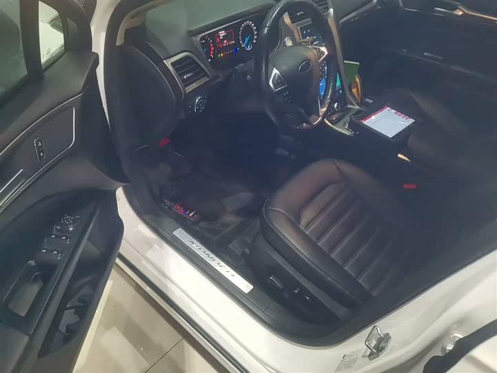 Фото 16 - Ford Mondeo