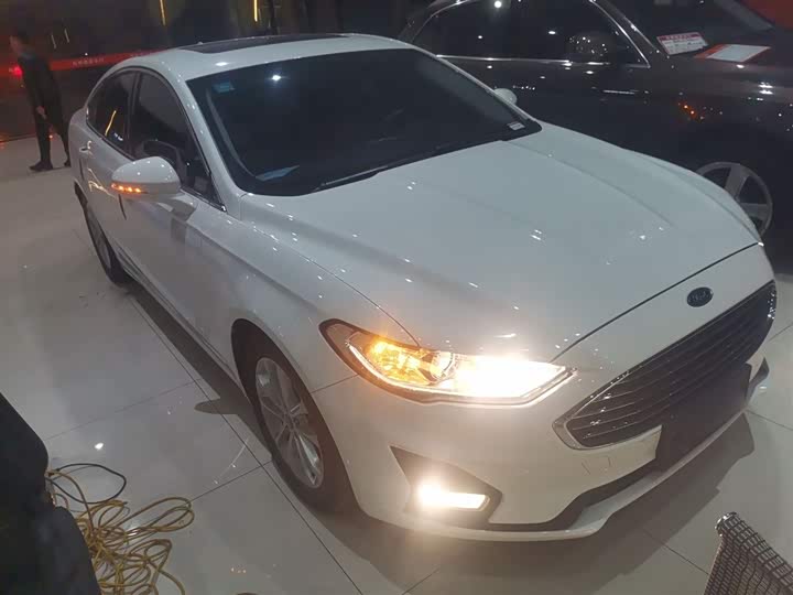 Фото 4 - Ford Mondeo