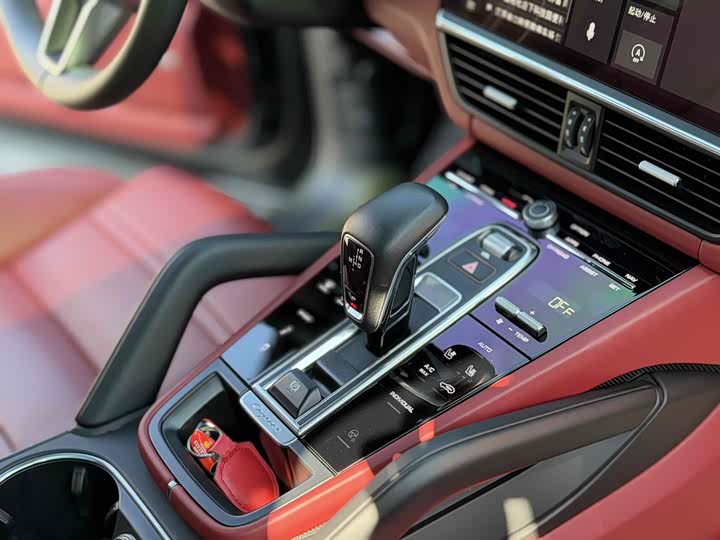 Фото 22 - Porsche Cayenne