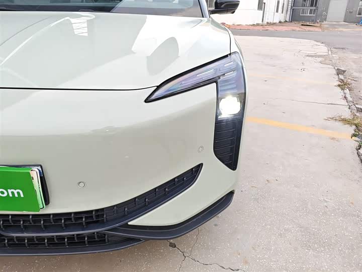 Фото 24 - Hongqi EH7