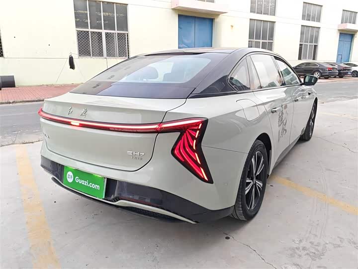 Фото 7 - Hongqi EH7