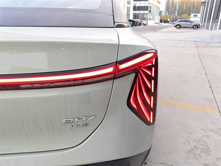 Фото 8 - Hongqi EH7