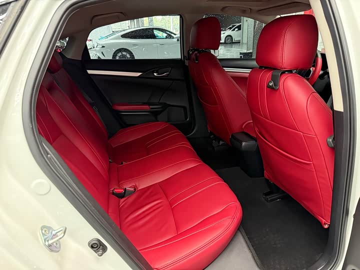 Фото 13 - Honda Civic