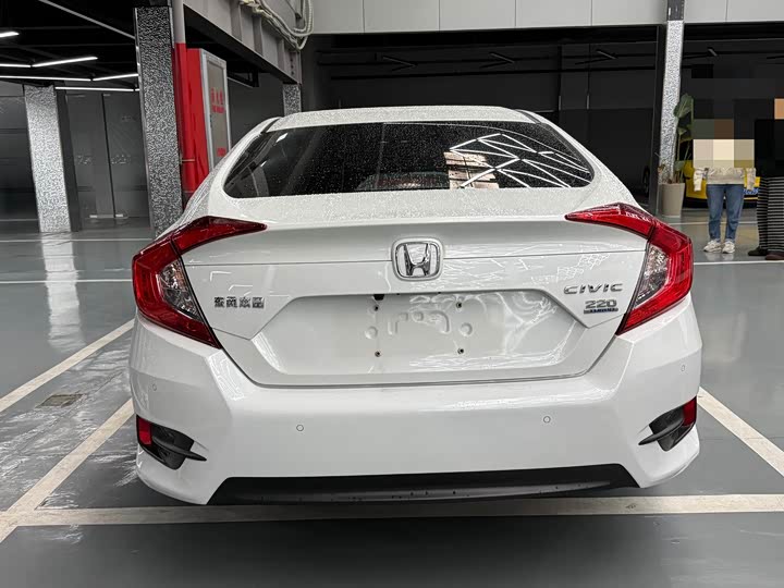 Фото 17 - Honda Civic