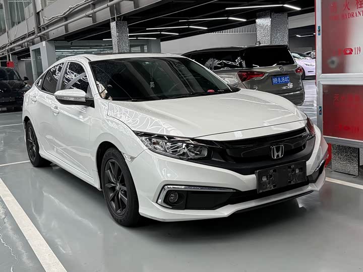 Фото 3 - Honda Civic