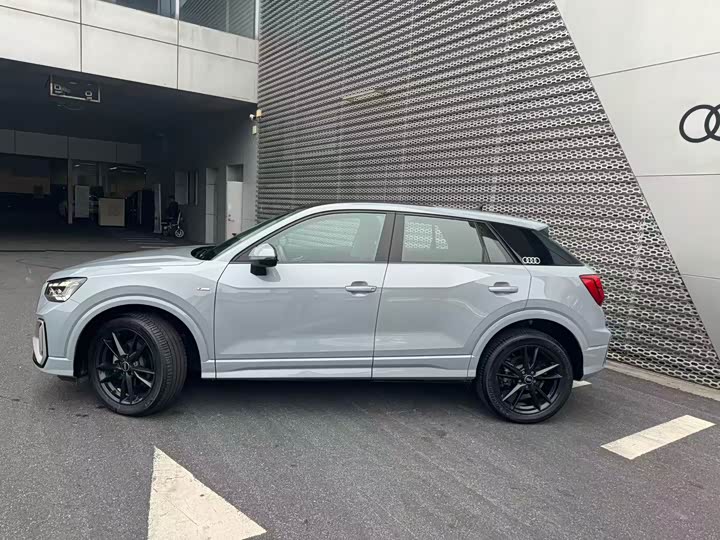 Фото 2 - Audi Q2L