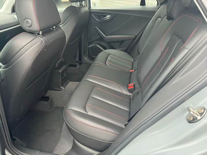 Фото 6 - Audi Q2L