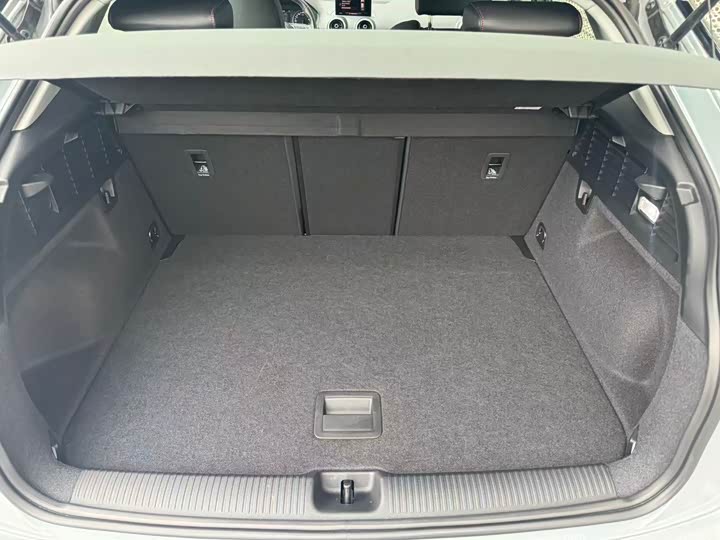 Фото 9 - Audi Q2L