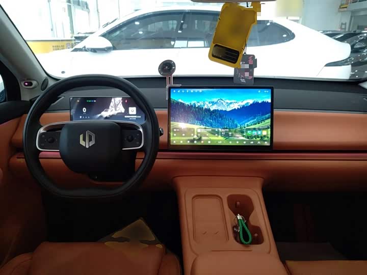 Фото 10 - Leapmotor C10