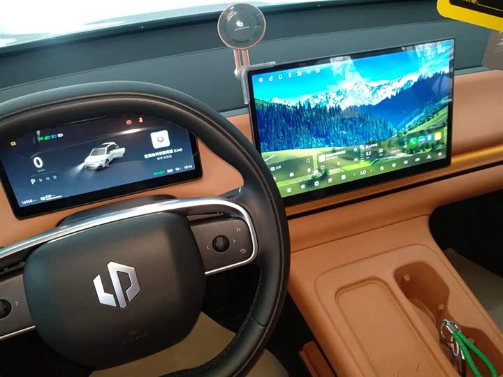 Фото 14 - Leapmotor C10