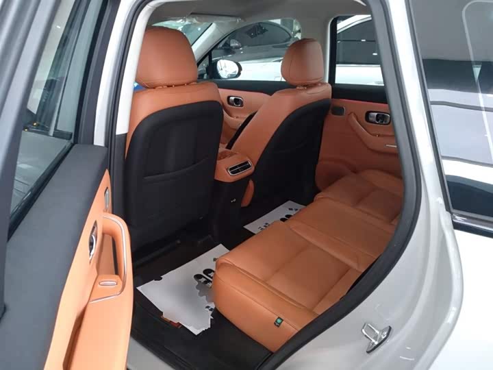 Фото 17 - Leapmotor C10