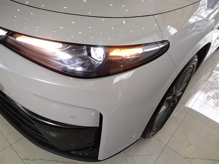 Фото 24 - Leapmotor C10